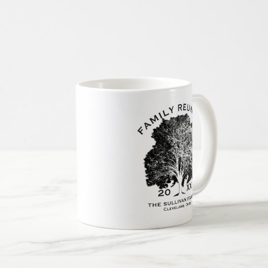 パーソナライズな木の家族会の記念品 コーヒーマグカップ (正面右)