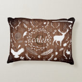 パーソナライズな森林男の赤ちゃんの子供部屋の装飾の納屋 アクセントクッション (裏面)