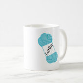 パーソナライズな水の青いかせのヤーンのマグ コーヒーマグカップ (正面右)