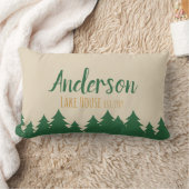パーソナライズな湖の家及び松の木の装飾用クッション ランバークッション (ブランケット)