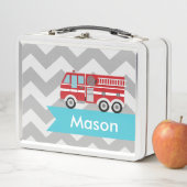 パーソナライズな灰色のティール（緑がかった色）のシェブロンの普通消防車の男の子 メタルランチボックス (インサイチュ)