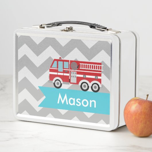 パーソナライズな灰色のティール(緑がかった色)のシェブロンの普通消防車の男の子 メタルランチボックス (インサイチュ)