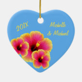 パーソナライズな熱帯青い結婚式のハイビスカス セラミックオーナメント (裏面)