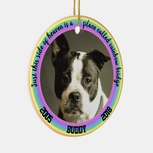 パーソナライズな犬の記念の虹橋クリスマス セラミックオーナメント (右)