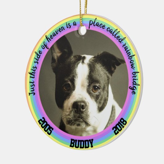 パーソナライズな犬の記念の虹橋クリスマス セラミックオーナメント (左)