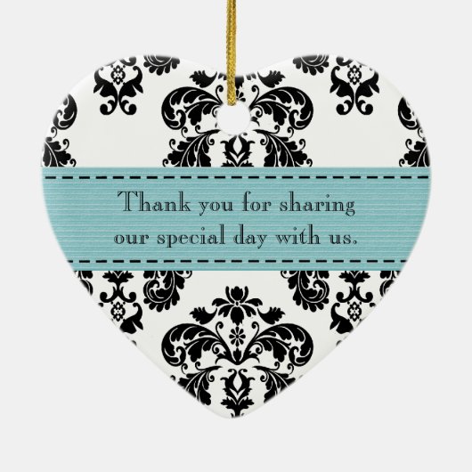 パーソナライズな白黒の青いダマスク織の結婚式の引き出物 セラミックオーナメント (裏面)