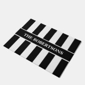 パーソナライズな白黒ストライプのな玄関マット ドアマット (アングル)