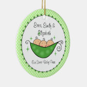 パーソナライズな私のポッドの三重項のエンドウ豆 セラミックオーナメント (右)