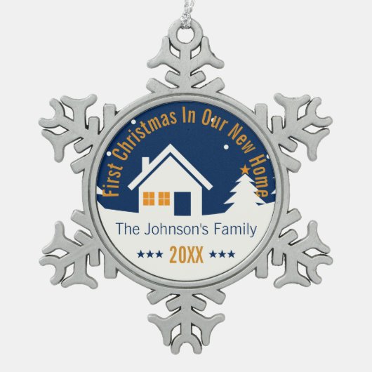 パーソナライズな私達の新しい家|の初めてのクリスマス スノーフレークピューターオーナメント (正面)