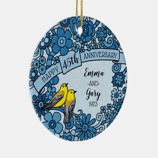 パーソナライズな第45記念日のサファイアの花柄の鳥 セラミックオーナメント (右)