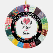 パーソナライズな第50記念日、パッチワークキルト セラミックオーナメント (裏面)