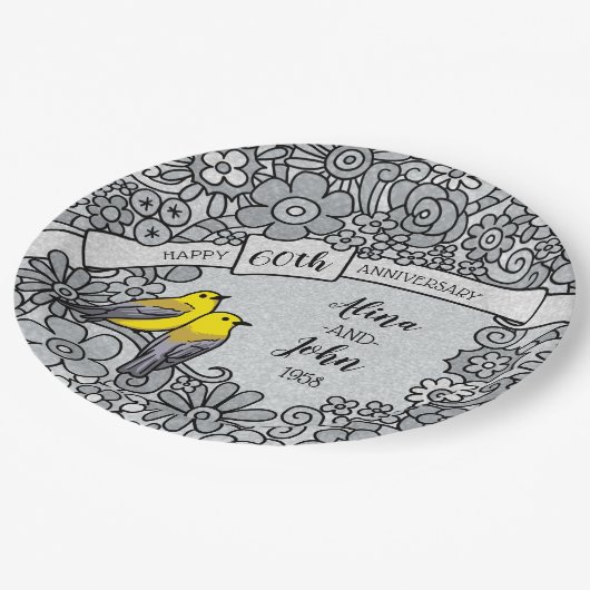 パーソナライズな第60記念日のダイヤモンドの花柄の鳥 ペーパープレート (アングル)