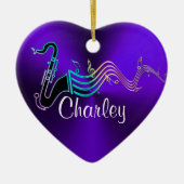 パーソナライズな紫色のサクソフォーン音楽休日のハート セラミックオーナメント (正面)