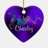 パーソナライズな紫色のサクソフォーン音楽休日のハート セラミックオーナメント (裏面)