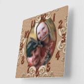 パーソナライズな結婚式の時計の写真、名前、日付 スクエア壁時計 (傾斜)