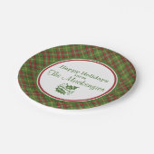 パーソナライズな緑のクリスマスの格子縞パターン ペーパープレート (アングル)