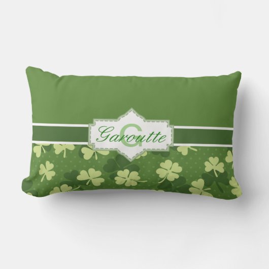 パーソナライズな緑のシャムロックSt patricks day ランバークッション (正面)