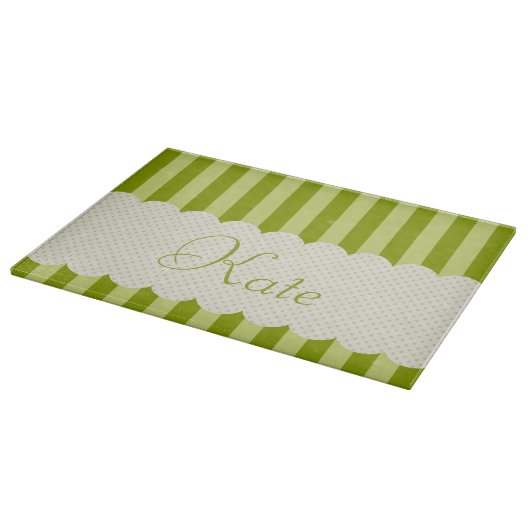 パーソナライズな緑のストライプの水玉模様のデザイン カッティングボード (角)