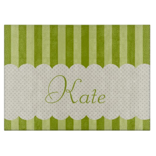パーソナライズな緑のストライプの水玉模様のデザイン カッティングボード (正面)