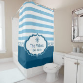 パーソナライズな航海のな濃紺のストライプの舵輪のロゴ シャワーカーテン (インサイチュ)