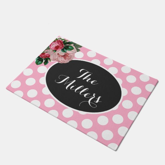 パーソナライズな花柄およびピンクの水玉模様の玄関マット ドアマット (アングル)