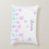 パーソナライズな蝶および花のピンク及び紫色 アクセントクッション (裏面(縦))