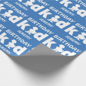 パーソナライズな誕生日の子供の男の子のスーパーヒーローのシルエット ラッピングペーパー (角)