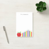 パーソナライズな赤いAppleおよび着色された鉛筆の先生 ポストイット (オフィス)
