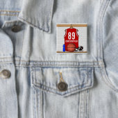 パーソナライズな赤と白のバスケットボールジャージー 缶バッジ (インサイチュ)