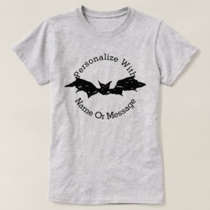 パーソナライズな走り書きのこうもりのTシャツ Tシャツ