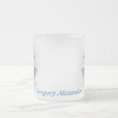 パーソナライズな遊航船のカメオ フロストグラスマグカップ (中央)