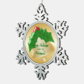 パーソナライズな金ゴールドの鐘のヒイラギのデザイン スノーフレークピューターオーナメント (右)