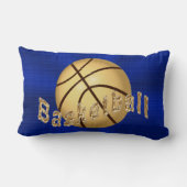 パーソナライズな青および金ゴールドのバスケットボールチームギフト ランバークッション (裏面)
