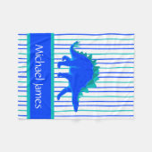 パーソナライズな青か緑のステゴサウルスの恐竜 フリースブランケット (正面(横))