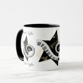 パーソナライズな音楽的な星の金ノート マグカップ (正面左)