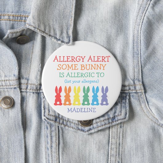 パーソナライズな食物アレルギー警報イースターのウサギの子供 缶バッジ (インサイチュ)