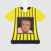 パーソナライズな黄色いサッカーの審判員のユニフォーム オーナメント (裏面)