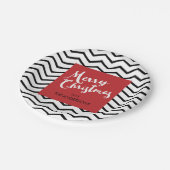 パーソナライズな黒いシェブロン及び赤い、メリークリスマス ペーパープレート (アングル)