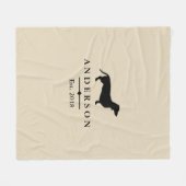 パーソナライズな黒いダックスフントのシルエット及び暗灰色| フリースブランケット (正面(横))