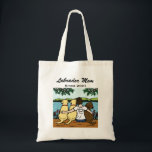 パーソナライズな3ラブラドールおよびお母さん トートバッグ<br><div class="desc">菓子3のラブラドールおよびお母さんのデザイン。  美しいイエロー・ラブラドール・レトリーバーにおよびチョコレート実験室および彼/彼女のお母さんに湖でよい残りがあっています。  彼らは何か。雑談していますか。か。  好むと同時に文字をカスタマイズことができます。  黄色およびチョコレートラブラドールのお母さんの母の日の素晴らしいギフト!  Naomi Ochiai著作成される。 実験室の恋人の家のためのラブラドールのギフト。</div>