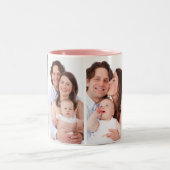 パーソナライズな4家族写真のコラージュのコーヒー・マグ ツートーンマグカップ (中央)