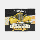 パーソナライズな|あなたの一流の|クラシックな車のガレージ フリースブランケット (正面(横))