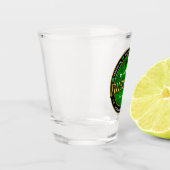 パーソナライズな、円形のアイルランドのパブのロゴ ショットグラス (左)