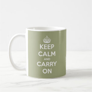 パーソナライズなKeep Calm and Carry Onのセージグリーン コーヒーマグカップ