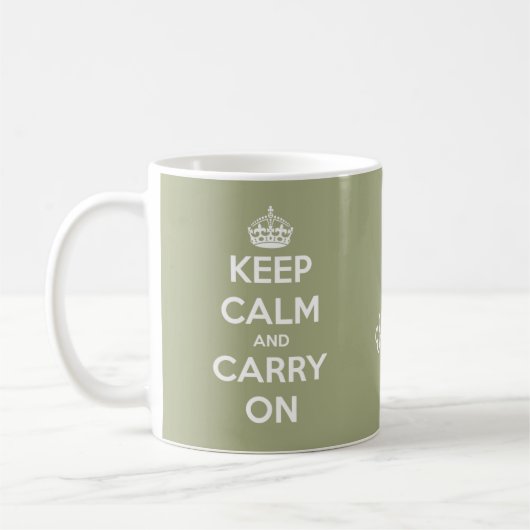パーソナライズなKeep Calm and Carry Onのセージグリーン コーヒーマグカップ (左)