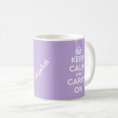 パーソナライズなKeep Calm and Carry Onのラベンダー コーヒーマグカップ (正面右)