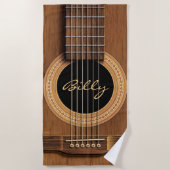 パーソナライズの上の自然な木製のアコースティックギターの終わり ビーチタオル (正面)