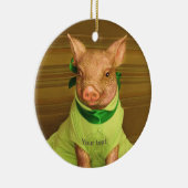 パーソナライズカワイパティザ豚ポートレートで緑 セラミックオーナメント (右)