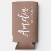 パーソナライズドスクリプトネーム モカブラウン ブライズメイド スリム缶クーラー (正面)