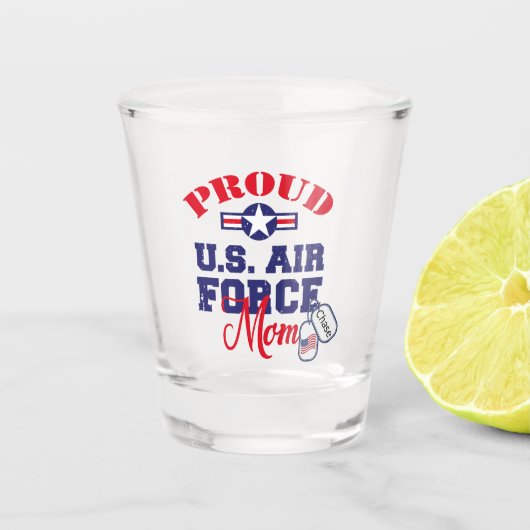 パーソナライズドッグラベル米国空軍ママ ショットグラス (正面)